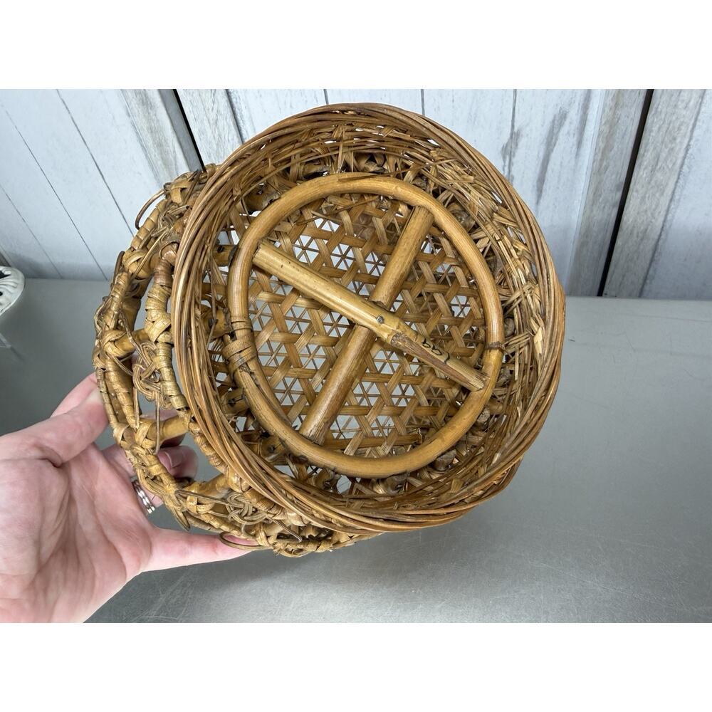 Vintage Basket Wicker Rattan Woven Floral Intricate Primitive Small - Picture 5 of 7